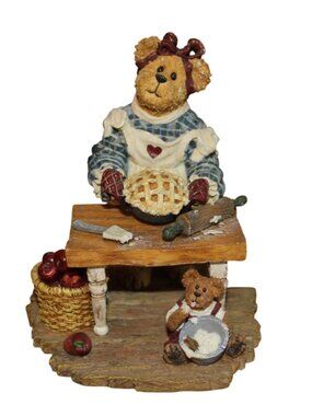 Boyds Bears Momma Bearybake w Lil tart Made with Love Figurine #228414 VTG 2003